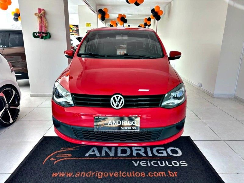 VOLKSWAGEN FOX 1.0 MI TREND 8V 2013/2014 ANDRIGO VEÍCULOS CAXIAS DO SUL / Carros no Vale