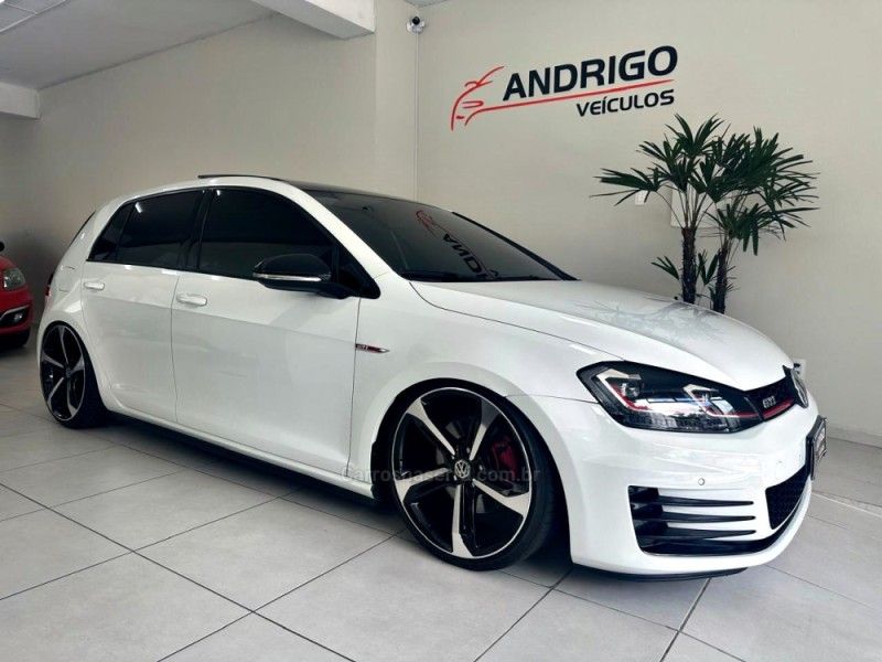 VOLKSWAGEN GOLF 2.0 TSI GTI 16V TURBO 2016/2016 ANDRIGO VEÍCULOS CAXIAS DO SUL / Carros no Vale