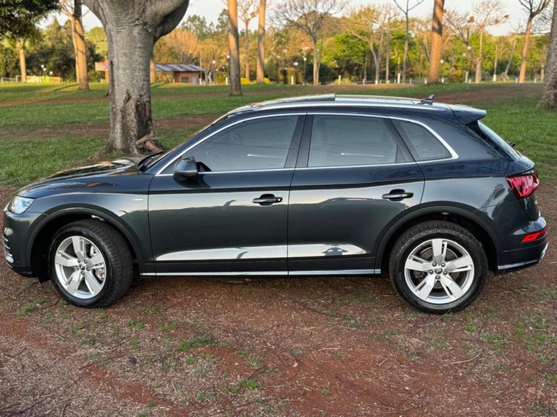 Audi Q5 S-Line 2.0 TFSI Quattro S-tronic 2019/2020 CONCEPT MOTORS PASSO FUNDO / Carros no Vale