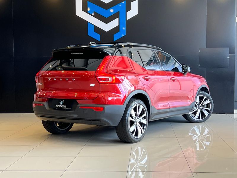 Volvo XC40 T-5 R-DESIGN 1.5 FWD (HÃ­brido) 2021/2022 CONCEPT MOTORS PASSO FUNDO / Carros no Vale