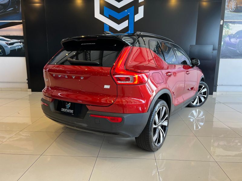 Volvo XC40 T-5 R-DESIGN 1.5 FWD (HÃ­brido) 2021/2022 CONCEPT MOTORS PASSO FUNDO / Carros no Vale