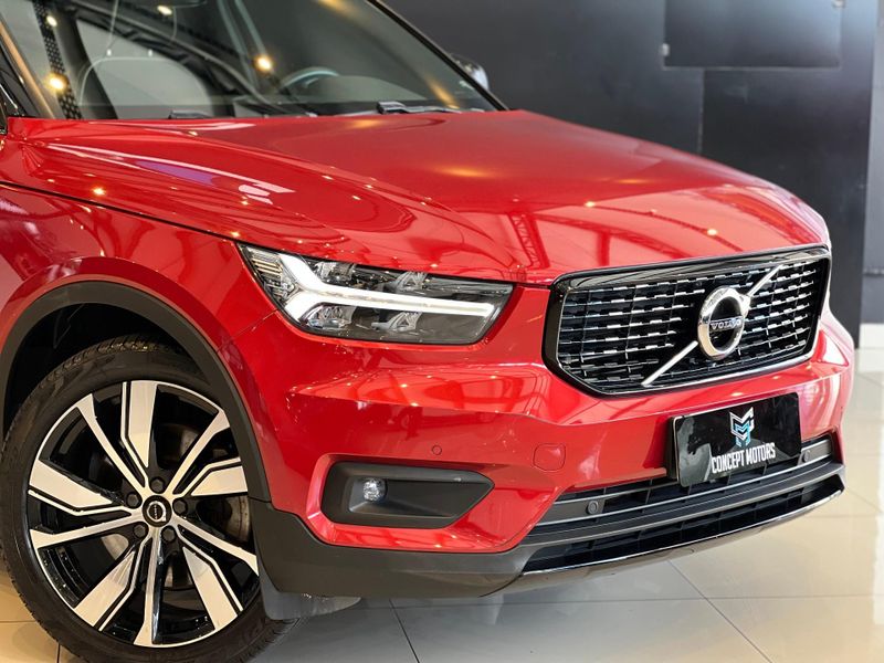 Volvo XC40 T-5 R-DESIGN 1.5 FWD (HÃ­brido) 2021/2022 CONCEPT MOTORS PASSO FUNDO / Carros no Vale