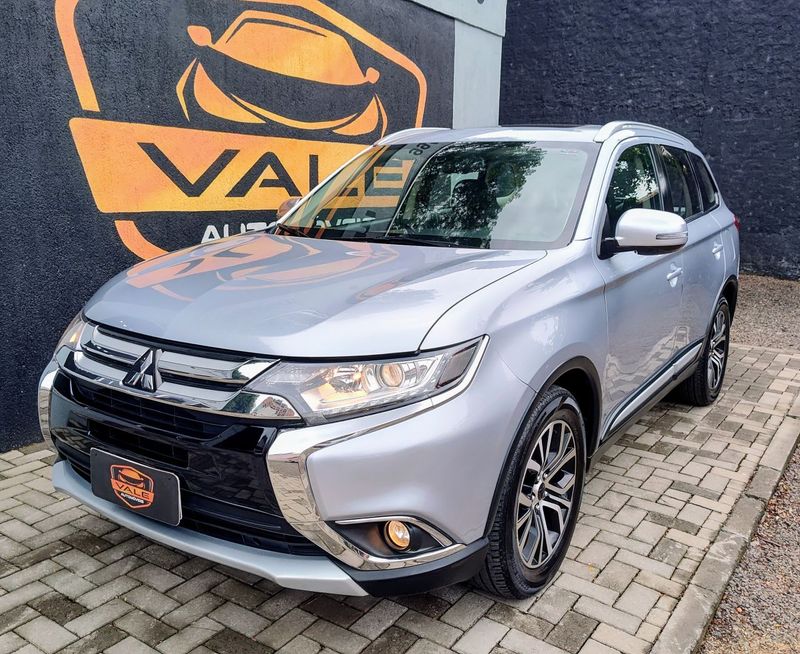 Mitsubishi OUTLANDER 2.0 16V 160cv 2016/2017 VALE AUTOMÓVEIS LAJEADO / Carros no Vale