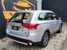 Mitsubishi OUTLANDER 2.0 16V 160cv 2016/2017 VALE AUTOMÓVEIS LAJEADO / Carros no Vale