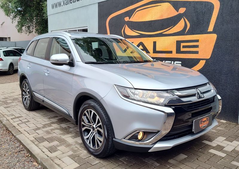 Mitsubishi OUTLANDER 2.0 16V 160cv 2016/2017 VALE AUTOMÓVEIS LAJEADO / Carros no Vale