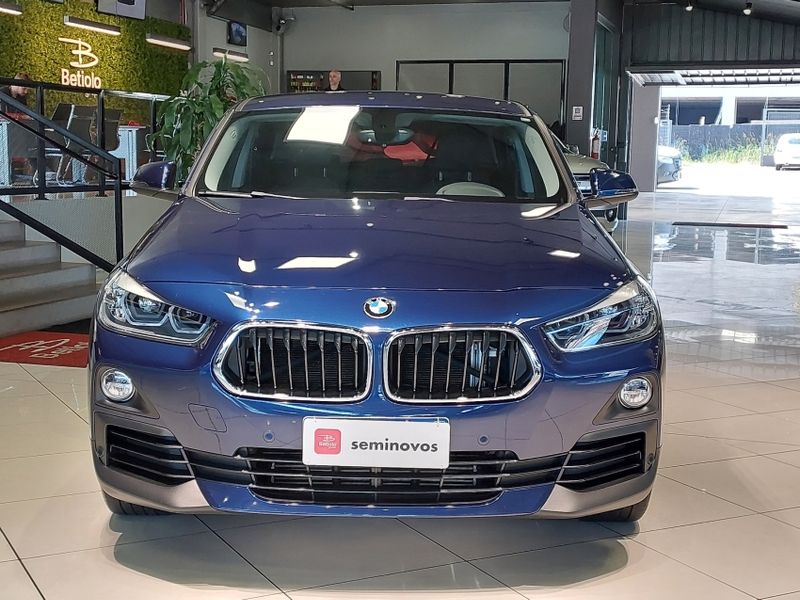 BMW X2 1.5 12V ACTIVEFLEX SDRIVE18I GP STEPTRONIC 2018/2019 BETIOLO NOVOS E SEMINOVOS LAJEADO / Carros no Vale