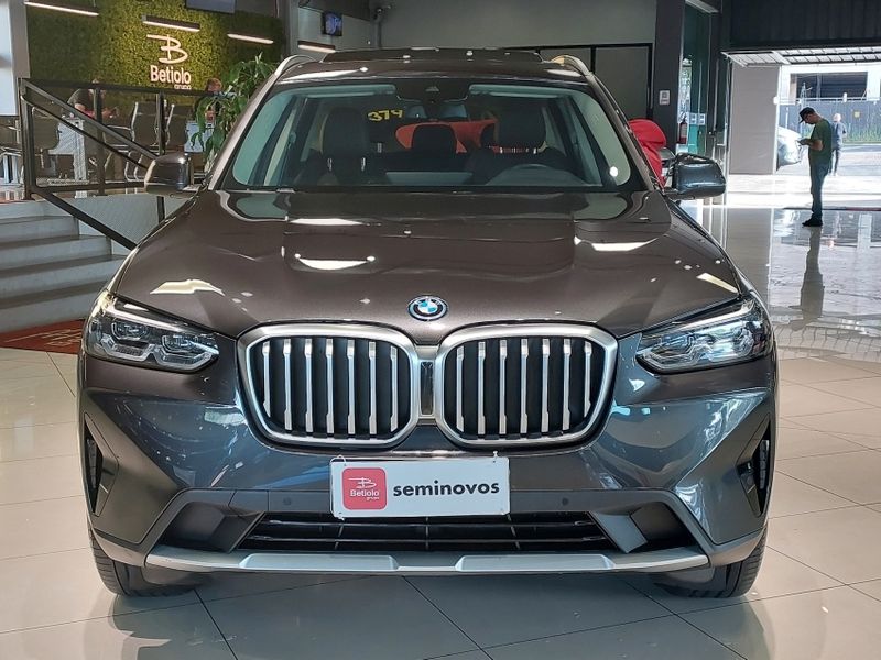 BMW X3 2.0 16V HÍBRIDO X LINE XDRIVE30E STEPTRONIC 2022/2023 BETIOLO NOVOS E SEMINOVOS LAJEADO / Carros no Vale