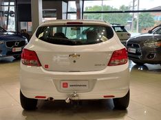 Chevrolet ONIX 1.0 MPFI LT 8V FLEX 4P MANUAL 2015/2016 BETIOLO NOVOS E SEMINOVOS LAJEADO / Carros no Vale