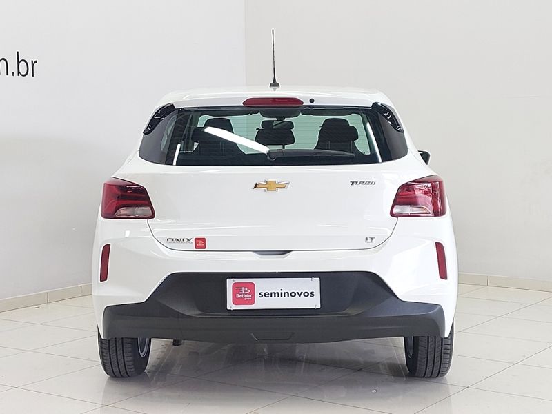 Chevrolet ONIX 1.0 TURBO FLEX LT AUTOMÁTICO 2021/2022 BETIOLO NOVOS E SEMINOVOS LAJEADO / Carros no Vale