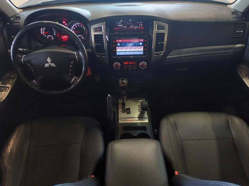 Mitsubishi PAJERO 3.2 HPE 4X4 7 LUGARES 16V TURBO INTERCOOLER DIESEL 4P AUTOMÁTICO 2018/2019 BETIOLO NOVOS E SEMINOVOS LAJEADO / Carros no Vale