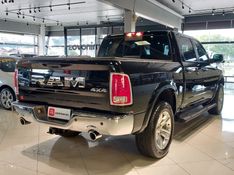 Ram CLASSIC 5.7 V8 GASOLINA LARAMIE CD 4X4 AUTOMÁTICO 2023/2023 BETIOLO NOVOS E SEMINOVOS LAJEADO / Carros no Vale