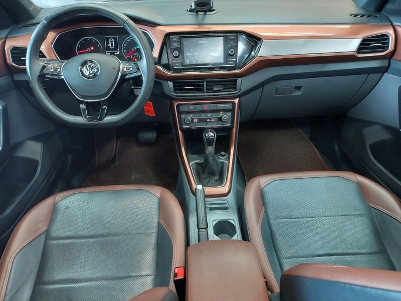 Volkswagen T-CROSS 1.0 200 TSI TOTAL FLEX COMFORTLINE AUTOMÁTICO 2019/2020 BETIOLO NOVOS E SEMINOVOS LAJEADO / Carros no Vale