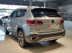 Volkswagen TAOS 1.4 250 TSI TOTAL FLEX HIGHLINE AUTOMÁTICO 2022/2022 BETIOLO NOVOS E SEMINOVOS LAJEADO / Carros no Vale