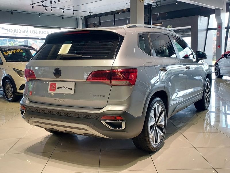 Volkswagen TAOS 1.4 250 TSI TOTAL FLEX HIGHLINE AUTOMÁTICO 2022/2022 BETIOLO NOVOS E SEMINOVOS LAJEADO / Carros no Vale