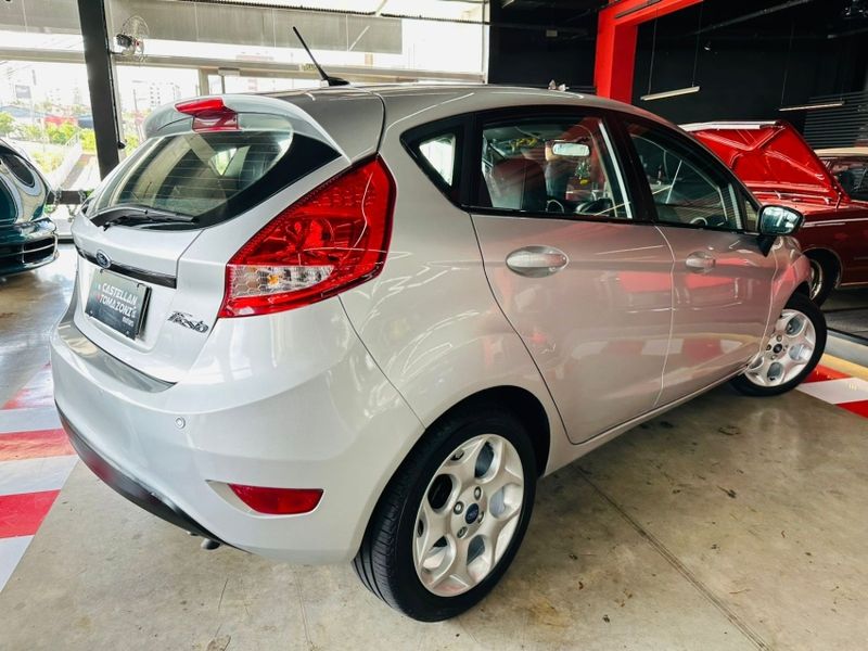 Ford FIESTA 1.6 SE HATCH 16V FLEX 4P MANUAL 2012/2012 CASTELLAN E TOMAZONI MOTORS CAXIAS DO SUL / Carros no Vale