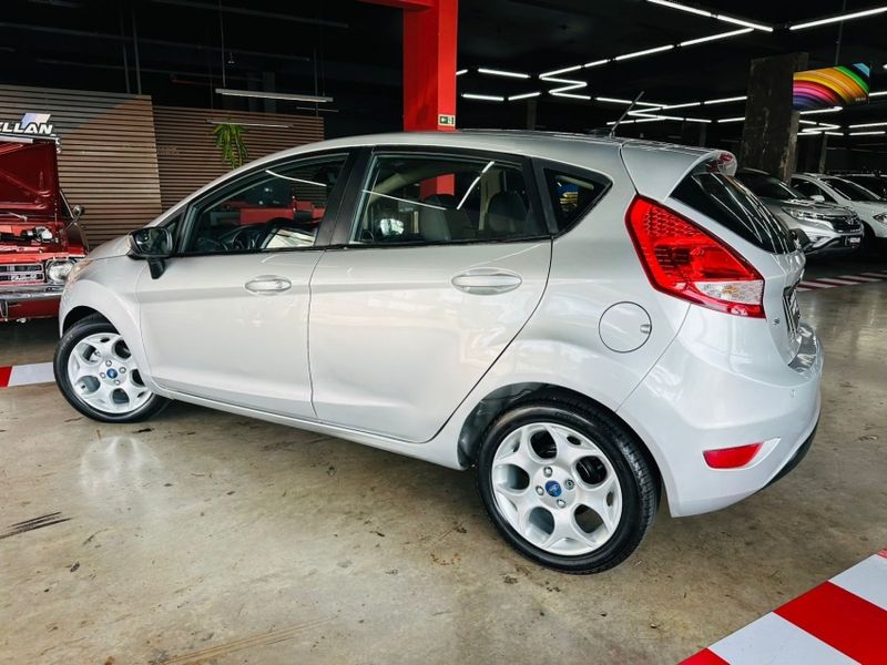 Ford FIESTA 1.6 SE HATCH 16V FLEX 4P MANUAL 2012/2012 CASTELLAN E TOMAZONI MOTORS CAXIAS DO SUL / Carros no Vale