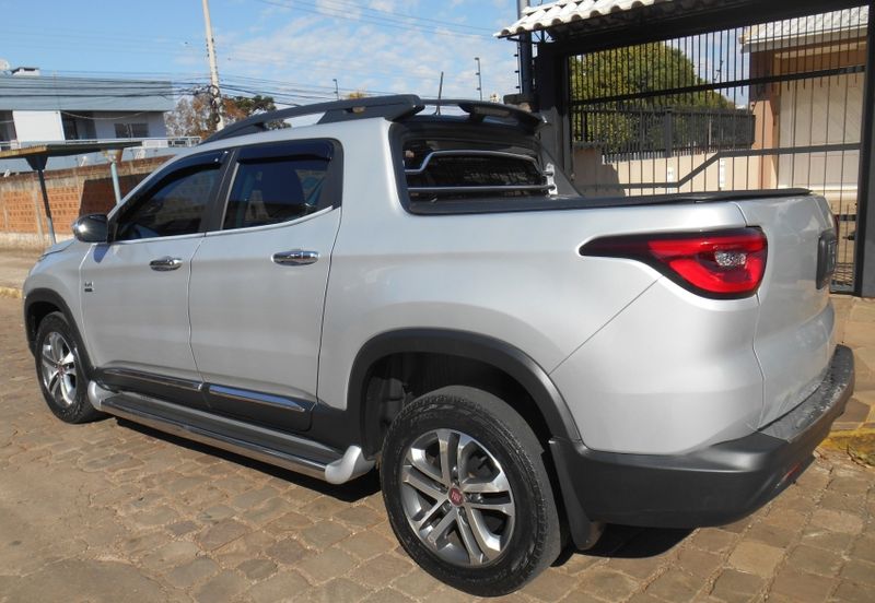 Fiat TORO 2.0 16V TURBO DIESEL FREEDOM 4WD AT9 2019/2019 CAMINHÕES & CAMIONETAS PASSO FUNDO / Carros no Vale