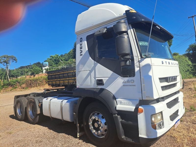 Iveco Stralis 600-S44T TA 6×2 EUROT (E5) 2013/2014 CAMINHÕES & CAMIONETAS PASSO FUNDO / Carros no Vale