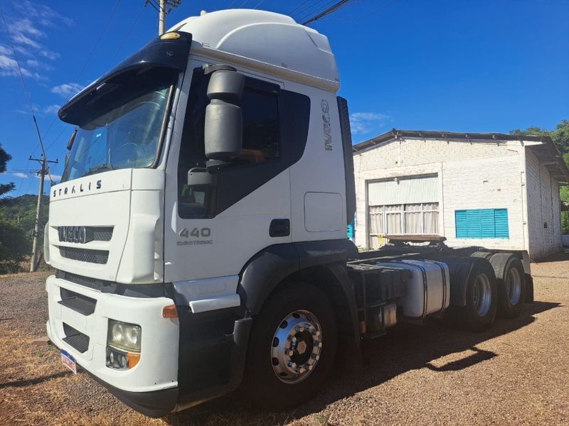 Iveco Stralis 600-S44T TA 6×2 EUROT (E5) 2013/2014 CAMINHÕES & CAMIONETAS PASSO FUNDO / Carros no Vale