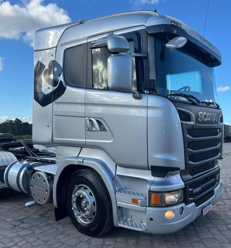 Scania R540 R-560 A 6×4 E5 2014/2014 CAMINHÕES & CAMIONETAS PASSO FUNDO / Carros no Vale