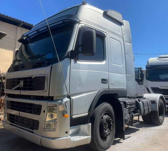 Volvo FM 370 4×2 2p 2010/2010 CAMINHÕES & CAMIONETAS PASSO FUNDO / Carros no Vale