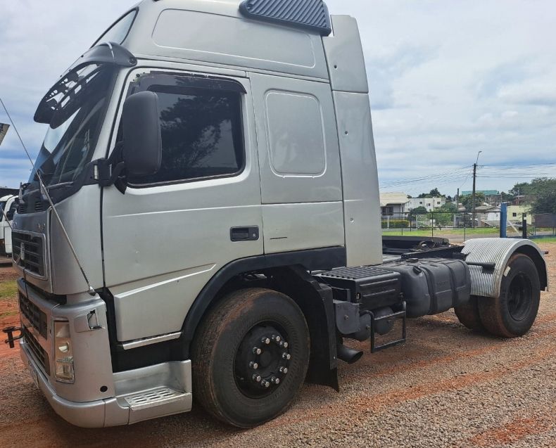 Volvo FM 370 4×2 2p 2010/2010 CAMINHÕES & CAMIONETAS PASSO FUNDO / Carros no Vale