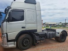 Volvo FM 370 4×2 2p 2010/2010 CAMINHÕES & CAMIONETAS PASSO FUNDO / Carros no Vale