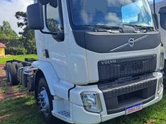 Volvo Vm 270 6×2 2p E5 Chassi 2020/2021 CAMINHÕES & CAMIONETAS PASSO FUNDO / Carros no Vale