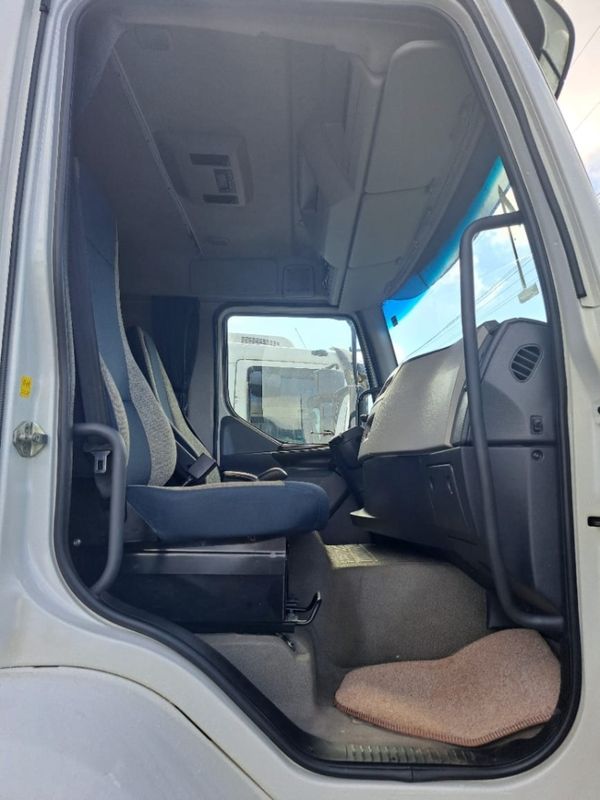 Volvo Vm 270 6×2 2p E5 Chassi 2020/2021 CAMINHÕES & CAMIONETAS PASSO FUNDO / Carros no Vale