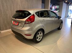 Ford Fiesta 16SEL AT 2017/2017 ENZO MULTIMARCAS CAXIAS DO SUL / Carros no Vale