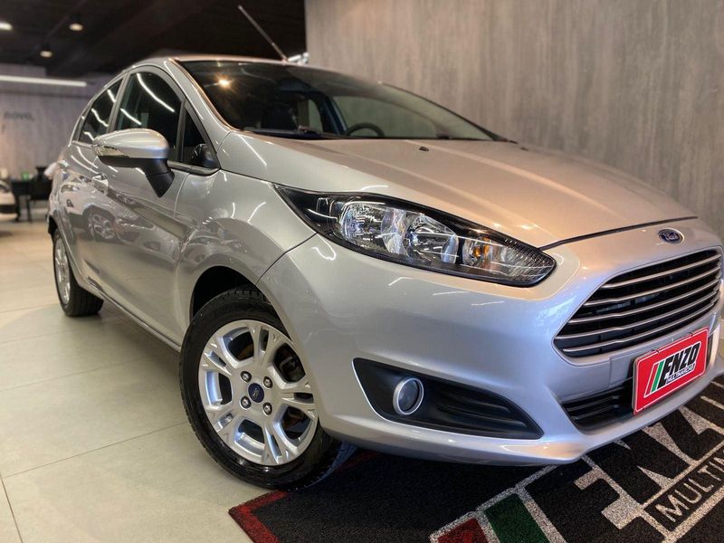 Ford Fiesta 16SEL AT 2017/2017 ENZO MULTIMARCAS CAXIAS DO SUL / Carros no Vale