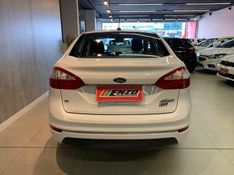 Ford Fiesta / SD.16SELAT 2017/2017 ENZO MULTIMARCAS CAXIAS DO SUL / Carros no Vale