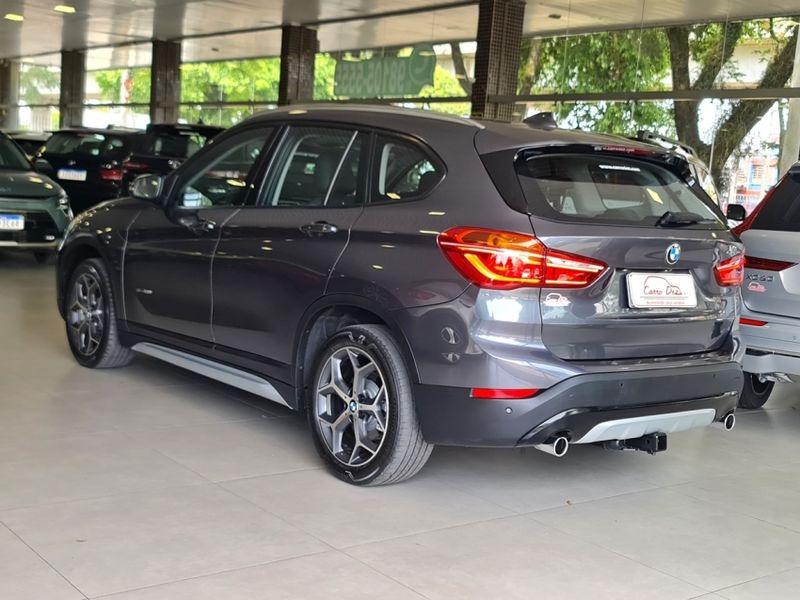 BMW X1 2.0 16V TURBO ACTIVEFLEX SDRIVE20I X-LINE 4P AUTOMÁTICO 2016/2017 CARRO DEZ NOVO HAMBURGO / Carros no Vale