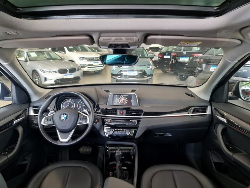 BMW X1 2.0 16V TURBO ACTIVEFLEX SDRIVE20I X-LINE 4P AUTOMÁTICO 2016/2017 CARRO DEZ NOVO HAMBURGO / Carros no Vale