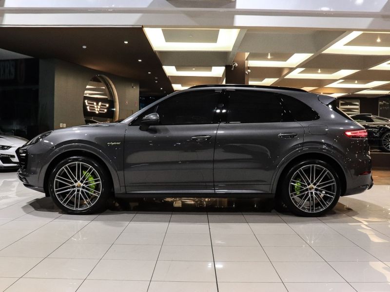 Porsche CAYENNE 3.0 V6 E-HYBRID AWD TIPTRONIC S 2019/2020 VIA BELLA VEÍCULOS ESPECIAIS CAXIAS DO SUL / Carros no Vale