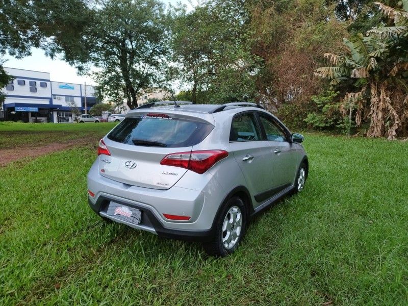 Hyundai HB20X PREMIUM 1.6 2014 GRASSI VEÍCULOS LAJEADO / Carros no Vale