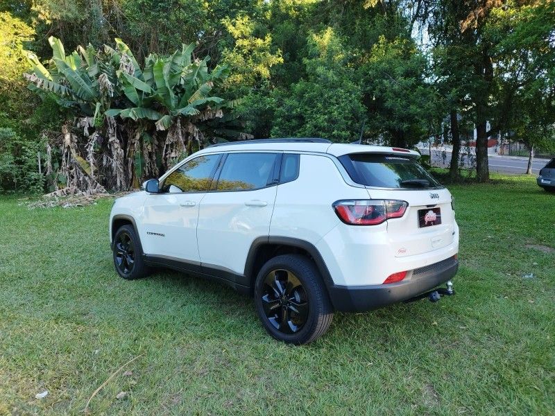 Jeep COMPASS LONGITUDE 2.0 2018 GRASSI VEÍCULOS LAJEADO / Carros no Vale