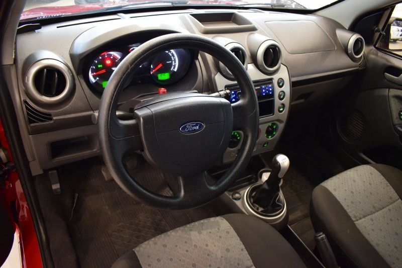 Ford FIESTA 1.6 2013 DINAMICA-CAR VENÂNCIO AIRES / Carros no Vale