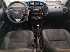 Toyota ETIOS XS 1.5 2018 HÉLIO AUTOMÓVEIS LAJEADO / Carros no Vale