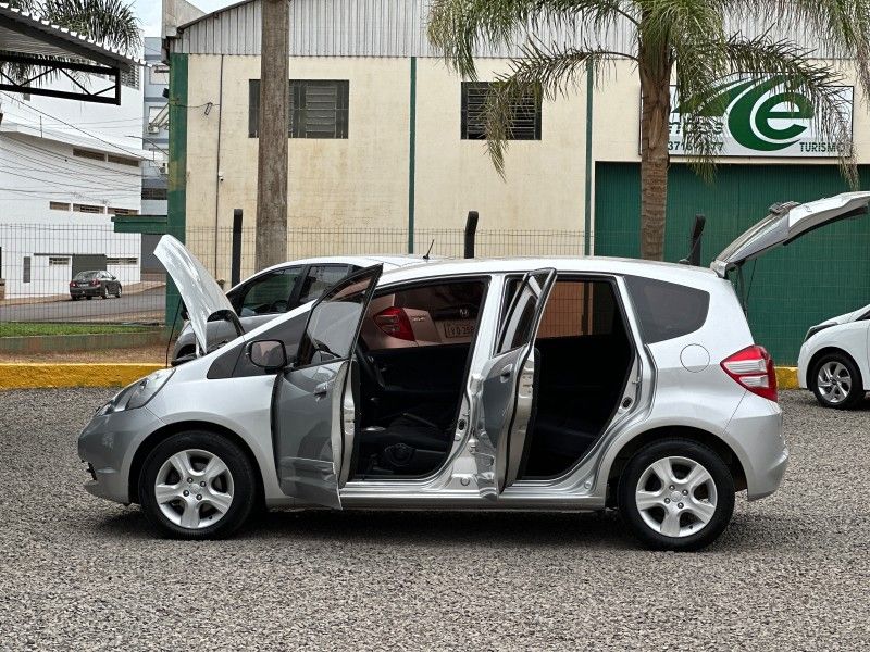 Honda FIT LX 1.4 2010 NEUMANN VEÍCULOS ARROIO DO MEIO / Carros no Vale