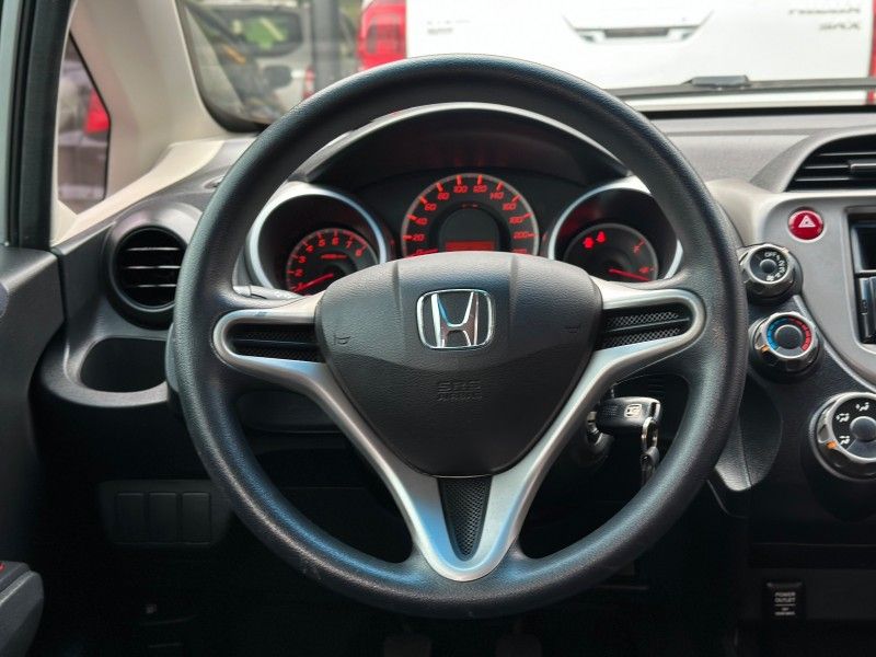 Honda FIT LX 1.4 2014 NEUMANN VEÍCULOS ARROIO DO MEIO / Carros no Vale