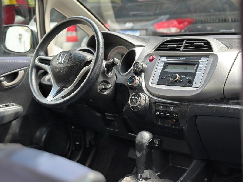 Honda FIT LX 1.4 16V 2014 NEUMANN VEÍCULOS ARROIO DO MEIO / Carros no Vale