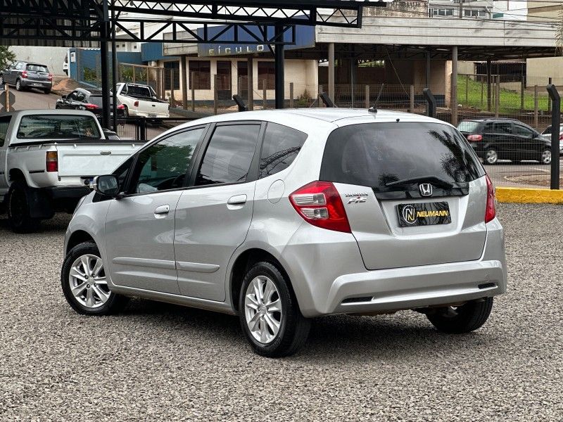 Honda FIT LX 1.4 2014 NEUMANN VEÍCULOS ARROIO DO MEIO / Carros no Vale