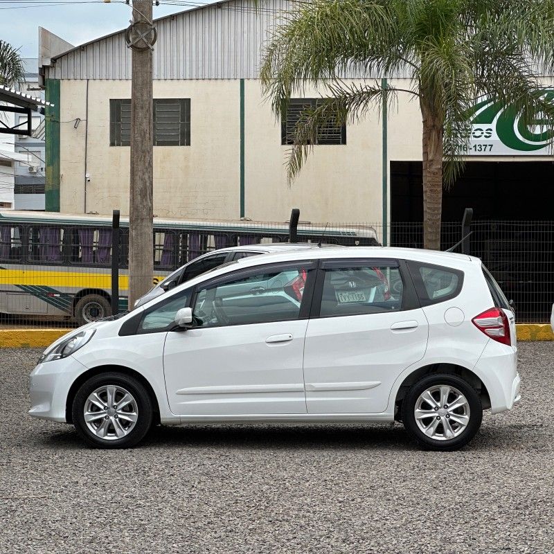 Honda FIT LX 1.4 16V 2014 NEUMANN VEÍCULOS ARROIO DO MEIO / Carros no Vale