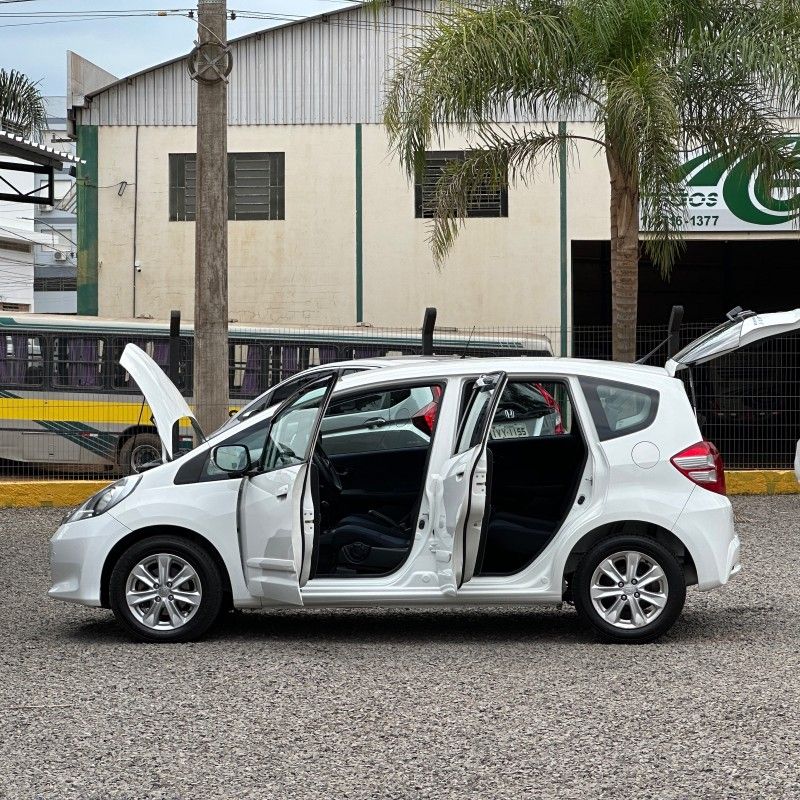 Honda FIT LX 1.4 16V 2014 NEUMANN VEÍCULOS ARROIO DO MEIO / Carros no Vale