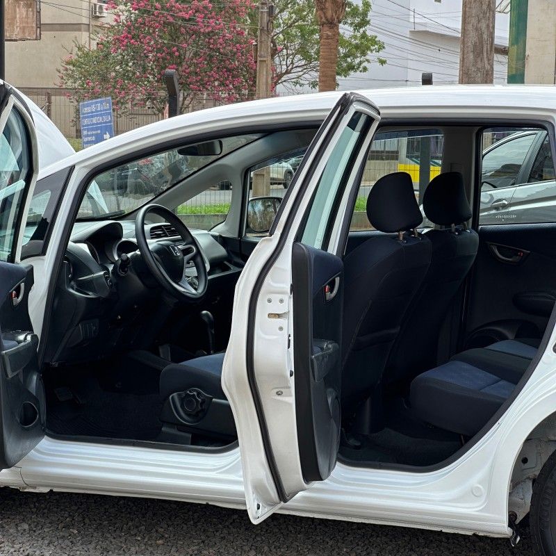 Honda FIT LX 1.4 16V 2014 NEUMANN VEÍCULOS ARROIO DO MEIO / Carros no Vale