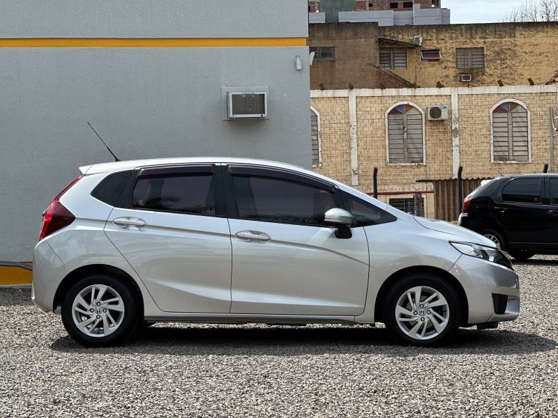 Honda FIT LX 1.5 16V 2015 NEUMANN VEÍCULOS ARROIO DO MEIO / Carros no Vale