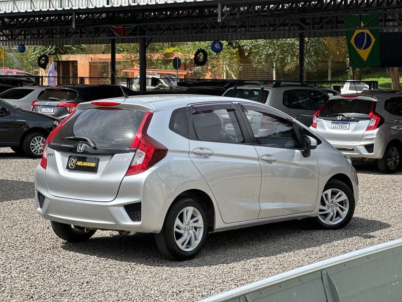 Honda FIT LX 1.5 16V 2015 NEUMANN VEÍCULOS ARROIO DO MEIO / Carros no Vale