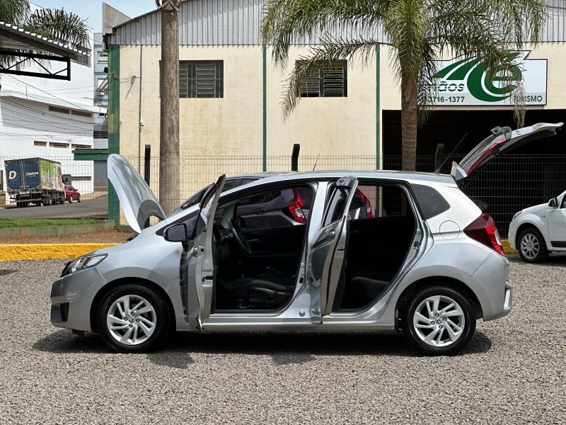 Honda FIT LX 1.5 16V 2015 NEUMANN VEÍCULOS ARROIO DO MEIO / Carros no Vale