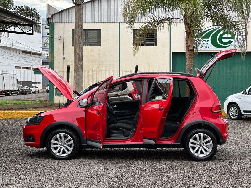 Volkswagen FOX TRACK 1.0 2018 NEUMANN VEÍCULOS ARROIO DO MEIO / Carros no Vale